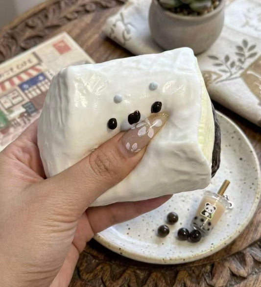 Funifura|159gふわとろソフトクリーム感アザラシサンドスクイーズ|ランダムチョコorいちごクリーム・なめらか層仕立て・癒し系ストレス解消トイ