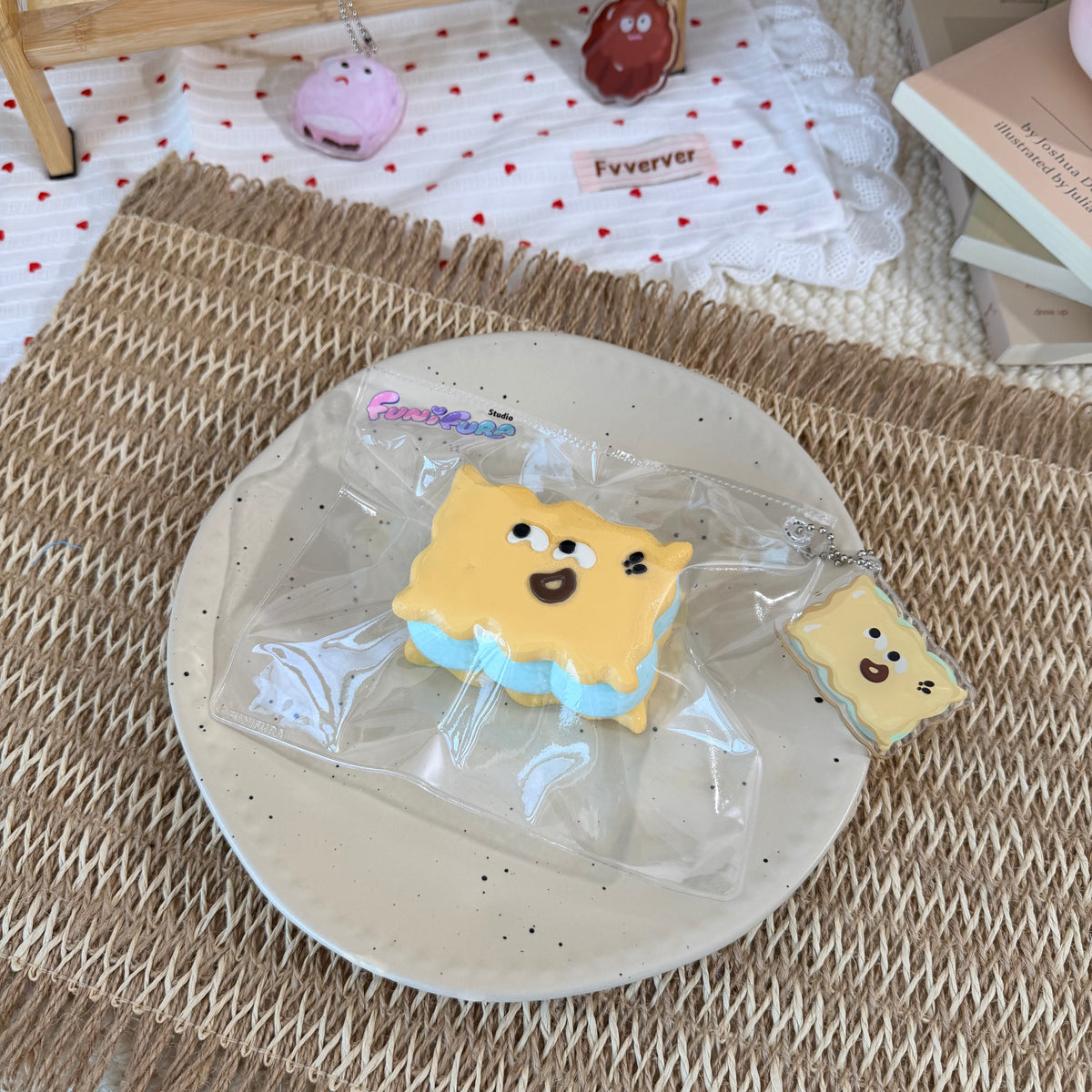 ＜きゅるりんシリーズ＞ スイーツスクイーズ Blind Box｜濃厚なクリーム感 全6種＋シークレット1種 ころんと可愛い表情スイーツ
