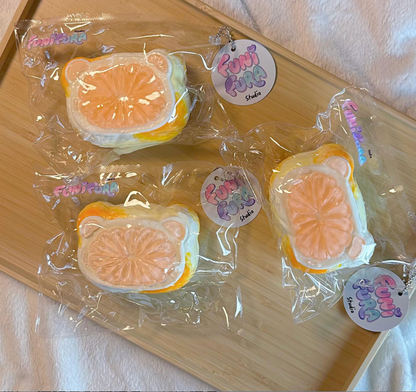 218g 透明みかんクリーム×くまちゃんケーキタルトスクイーズ｜透け感のあるオレンジジュレ風＆ふわクリームが可愛い手作り｜クリーム感｜5%確率で【限定版】ソフトクリーム感が当たる