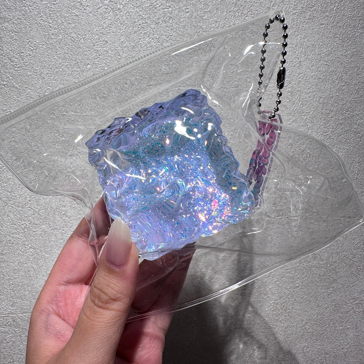 ＜ぷるぷる宝石シリーズ＞ 水感スクイーズ 100g ｜ とろけるほどやわらかい水感×パリッと袋のスペシャル触感 ｜ 光の角度で表情が変わるオーロラのような輝き ｜ ぷるぷる・ぽよん触感