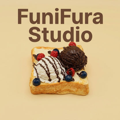 Funifura Studio チョコバニラアイスフレンチトーストスクイーズ 430g｜超ボリュームサイズ｜ふわもち低反発｜チョコソース×ベリーデザイン｜ハンドメイド癒しトイ