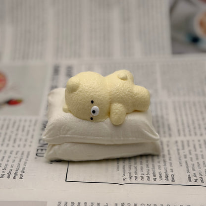 Funifura Studio ねむねむくまちゃん　スクイーズ ダブルクッションデザイン ふわふわ抱き枕 やわらか触感 癒し系 スクイーズおもちゃ ストレス解消