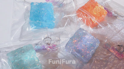 ＜ぷるぷる宝石シリーズ＞ 水感スクイーズ 100g ｜ とろけるほどやわらかい水感×パリッと袋のスペシャル触感 ｜ 光の角度で表情が変わるオーロラのような輝き ｜ ぷるぷる・ぽよん触感